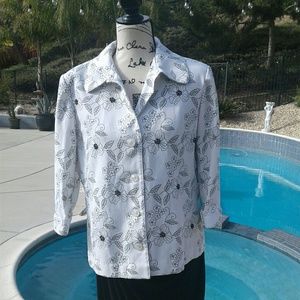 Sale today ! Alfred Dunner blazer white and black